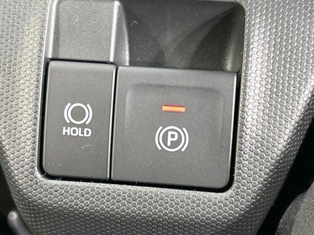 �y�I�[�g�u���[�L�z�[���h�z�M���҂���a�؂Œ�Ԏ��Ƀu���[�L���瑫�𗣂��Ă��A��~��Ԃ�ێ����Ă���܂��B�O�i����Ƃ��̓A�N�Z���𓥂߂Ύ����ŉ��������̂ň��S��X���^�]���y�ɂȂ�܂���