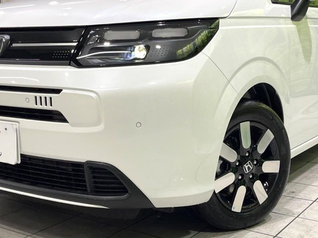 �yLED�w�b�h���C�g�z���V����ԑ��s�����ǍD�Ȏ��E���m�ۂ����S���ĉ^�]�ł��鍂�P�xLED�w�b�h���C�g�𑕔�!�_�����x�������A����d�͂��}�����Ă��܂��B