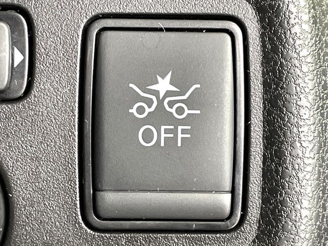 �y�G�}�[�W�F���V�[�u���[�L�z���s���ɑO���̎ԗ�����F�����A�Փ˂������Ȏ��͌x��ƃu���[�L�ŏՓˉ���Ɣ�Q�y�����A�V�X�g�B�����S�Ƀh���C�u�����y���݂��������܂��B