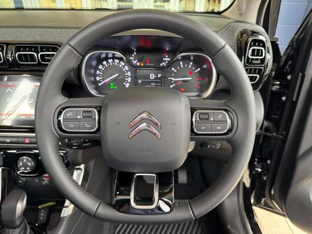 C3エアクロスSUVエディション ノアール ブルーHDi ディーゼル