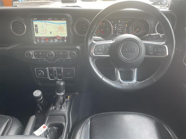 ラングラーアンリミテッド サハラ 4WD