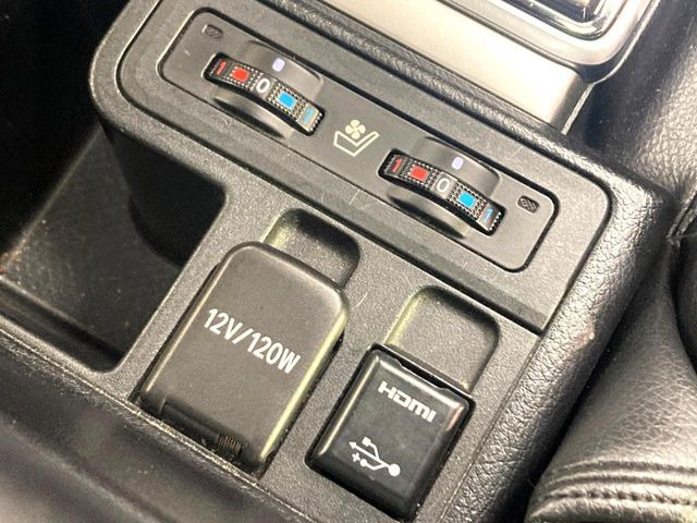 【シートベンチレーション】夏場は涼しい風でお尻や背中の熱やムレを防ぎ、冬はエアコンよりも早く温まってポカポカに!季節を問わず快適に過ごせます。