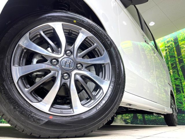 �y����14�C���`�A���~�z�C�[���z�O�ςɃ}�b�`���������A���~�z�C�[���𑕒����Ă���܂��B�e��ЊO�A���~�z�C�[����A�X�^�b�h���X�^�C�����戵�����Ă���܂��B���񂲑��k����������