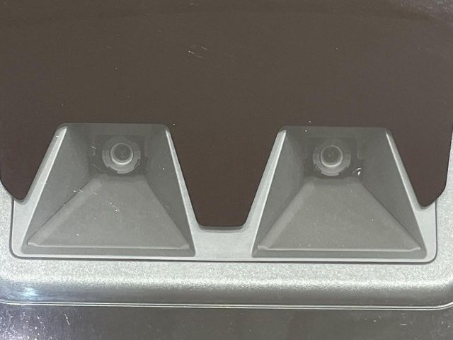 �y�X�}�[�g�A�V�X�g�z���s���ɑO���̎ԗ�����F�����A�Փ˂������Ȏ��͌x��ƃu���[�L�ŏՓˉ���Ɣ�Q�y�����A�V�X�g�B�����S�Ƀh���C�u�����y���݂��������܂��B