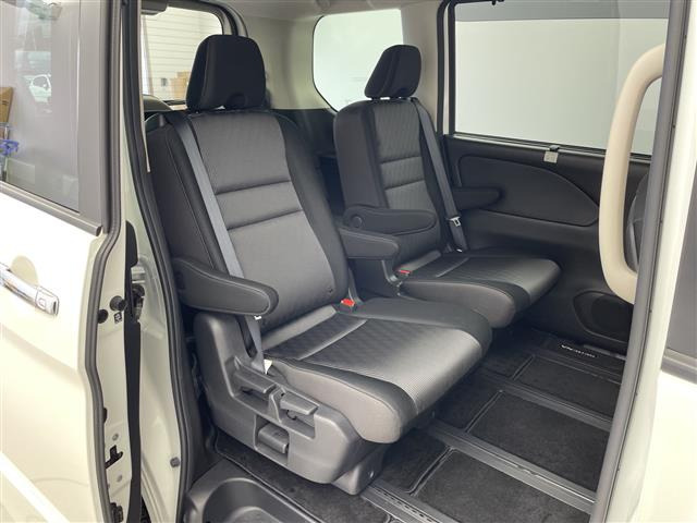 セレナ1.2 e-POWER ハイウェイスターV アーバンクロム