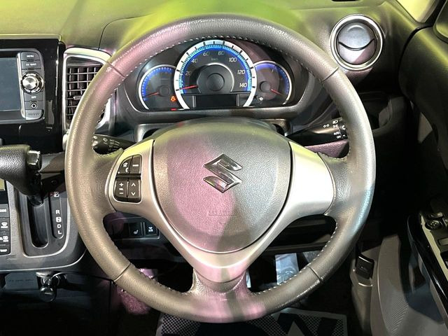 �y�����v�����X�e�A�����O�z�㎿�Ȋv���g�p���邱�ƂŁA��ɂ����������݂ƂĂ��^�]���₷���n���h���ł���