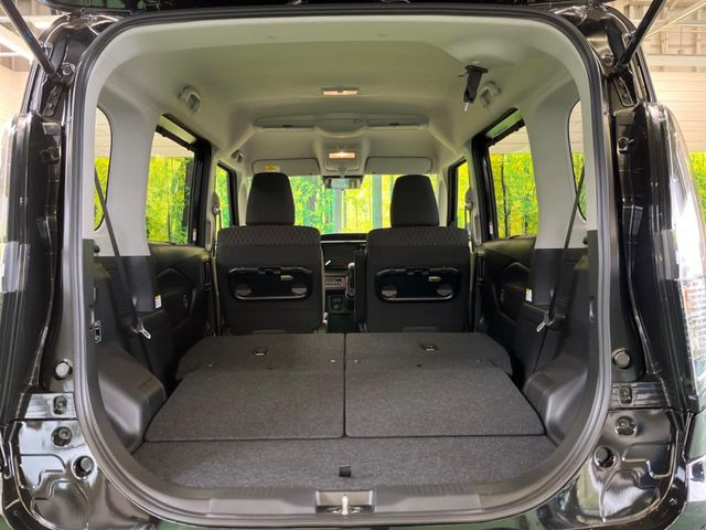 ���i�̂���������ʋ΁A���}���ɏ\���ȉ׎��X�y�[�X���m�ۂ��Ă���܂��B�Z�J���h�V�[�g��|���ƁA�傫�ȉו��̐ύڂ��\�ł���