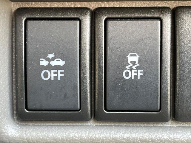 �y�X�Y�L �Z�[�t�e�B�T�|�[�g�z���s���ɑO���̎ԗ�����F�����A�Փ˂������Ȏ��͌x��ƃu���[�L�ŏՓˉ���Ɣ�Q�y�����A�V�X�g�B�����S�Ƀh���C�u�����y���݂��������܂��B