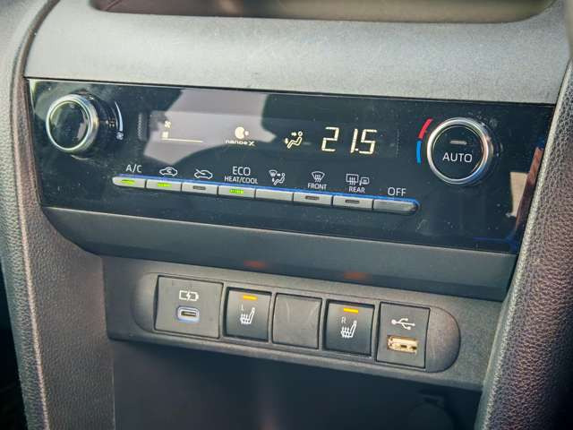 運転席&助手席シートヒーター!ボタン1つで、寒い日もエアコンよりも先にシートを電動で温めてくれます!これは嬉しい装備ですね!