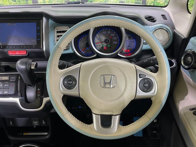 �y�����v�����X�e�A�����O�z�㎿�Ȋv���g�p���邱�ƂŁA��ɂ����������݂ƂĂ��^�]���₷���n���h���ł���