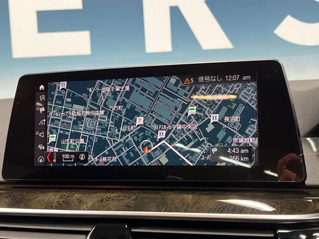 �������i�r:��̊��̂���i�r�́A����������ԓ������o���Ă���܂��B�I�[�f�B�I�@�\���[�����Ă���܂��̂ŁA�^�]�����y���߂܂���