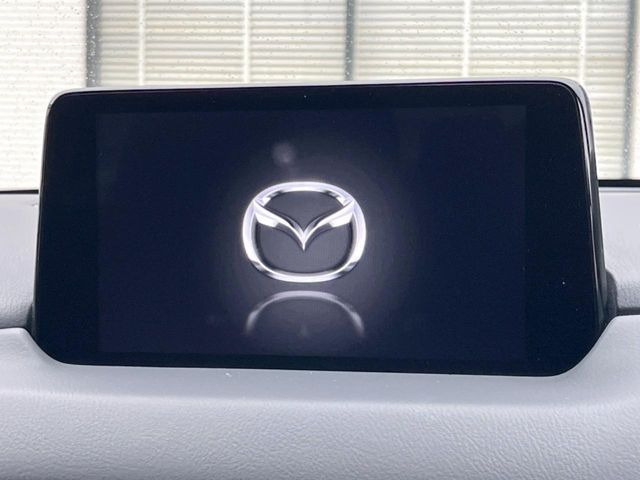 �y8�C���`�}�c�_�R�l�N�g�z�ԓ��̕��͋C�Ƀ}�b�`������^�̃f�B�X�v���C�B�X�}�z�ڑ��ł̃i�r�g�p��Bluetooth�Đ����A�l�X�ȋ@�\���y���߂܂��B�����I�ȃ_�C�������삪�\�ŁA�g��������ǍD�ł��B