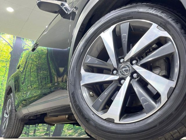 �y����18�C���`�A���~�z�C�[���z�O�ςɃ}�b�`���������A���~�z�C�[���𑕒����Ă���܂��B�e��ЊO�A���~�z�C�[����A�X�^�b�h���X�^�C�����戵�����Ă���܂��B���񂲑��k����������