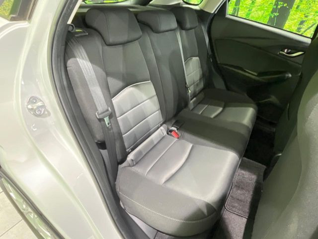 �R���p�N�g�J�[�ł����A�Z�J���h�V�[�g�͏\���ȍL����������K�ɂ���肢�������܂���V�[�g��|���đ傫�ȉו���ς񂾂�ƁA�p�r�̕����L��1��ł��B