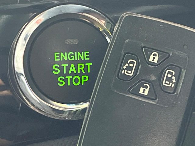 �y�X�}�[�g�L�[�z�J�o����|�P�b�g�ɓ��ꂽ�܂܂ł��h�A�̎{���E�������\�ȃX�}�[�g�L�[�𑕔��B�G���W���̃I���E�I�t�����J�M�����o���K�v����������Ƃ��Ă��֗��ł���