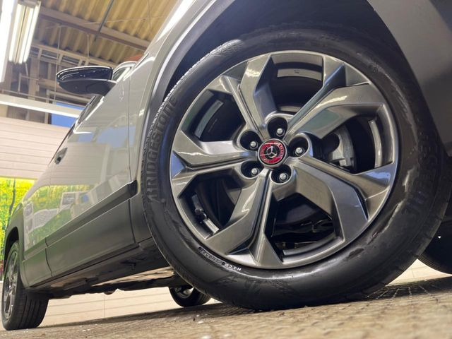 �y����18�C���`�A���~�z�C�[���z�O�ςɃ}�b�`���������A���~�z�C�[���𑕒����Ă���܂��B�e��ЊO�A���~�z�C�[����A�X�^�b�h���X�^�C�����戵�����Ă���܂��B���񂲑��k����������