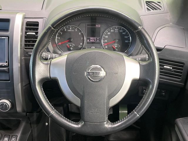 �y�����v�����X�e�A�����O�z�㎿�Ȋv���g�p���邱�ƂŁA��ɂ����������݂ƂĂ��^�]���₷���n���h���ł���