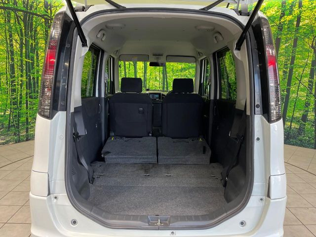 ���i�̂���������ʋ΁A���}���ɏ\���ȉ׎��X�y�[�X���m�ۂ��Ă���܂��B�Z�J���h�V�[�g��|���ƁA�傫�ȉו��̐ύڂ��\�ł���