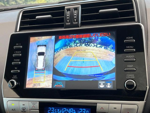 �y�p�m���~�b�N�r���[���j�^�[�z��p�̃J�����ɂ��A�ォ�猩���낵���悤�Ȏ��_��360�x�N���}�̎��͂��m�F���邱�Ƃ��ł��܂������p�������m�F���₷���A�����ꏊ�ł̐؂�Ԃ��⒓�Ԃ��X���[�Y�ɍs���܂��B