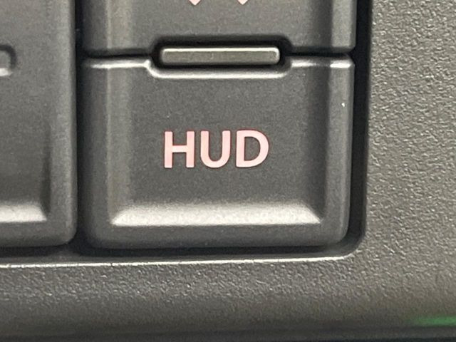 �y�w�b�h�A�b�v�f�B�X�v���C�z���݂̑��x�⑖�s�����f�W�^���\���ŉ^�]�ȑO���̃K���X�ɓ��e!�^�]���A�ڐ������炳���K�v�ȏ����m�F�ł���̂łƂ��Ă��֗��ň��S!