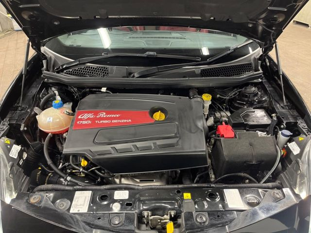 �����X�ł́A�e���[�J�[�̐�p�f�f�e�X�^�[�𓱓��B���Ǝ��i�����e�N�j�J���X�^�b�t���풓���Ă���܂��̂ŁA������̍ۂɂ����S���Ă����p���������܂��B