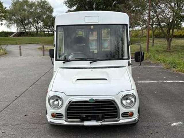 ミラウォークスルーバン