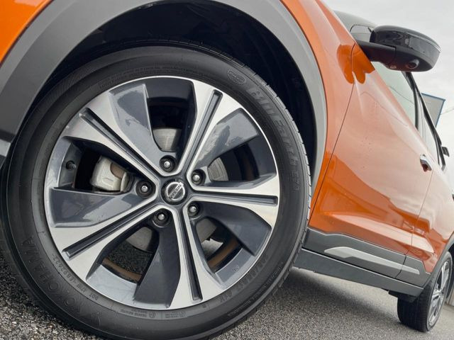 �y����17�C���`�A���~�z�C�[���z�O�ςɃ}�b�`���������A���~�z�C�[���𑕒����Ă���܂��B�e��ЊO�A���~�z�C�[����A�X�^�b�h���X�^�C�����戵�����Ă���܂��B���񂲑��k����������