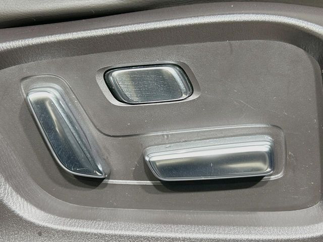 �y�p���[�V�[�g�z�X�C�b�`��ŊȒP�ɃV�[�g�̔��������\!�d��������͂�����܂���!���K�ȃV�[�g�|�W�V�����ɃZ�b�g���āA���K�ȃh���C�u�����y���݂��������B�y�p���[�o�b�N�h�A�z�X�}�[�g�L�[��^�]�Ȃ̃{�^