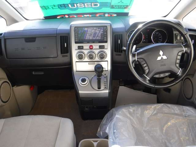 デリカD:52.2 D プレミアム 4WD