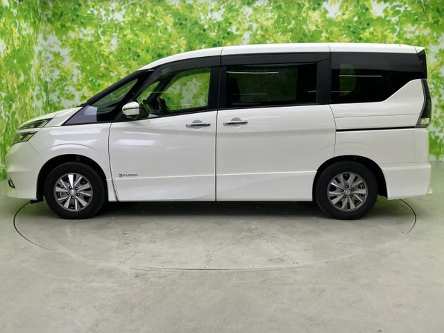 セレナ1.2 e-POWER ハイウェイスターV