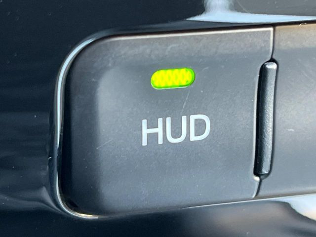 �y�w�b�h�A�b�v�f�B�X�v���C�z���݂̑��x�⑖�s�����f�W�^���\���ŉ^�]�ȑO���̃K���X�ɓ��e!�^�]���A�ڐ������炳���K�v�ȏ����m�F�ł���̂łƂ��Ă��֗��ň��S!