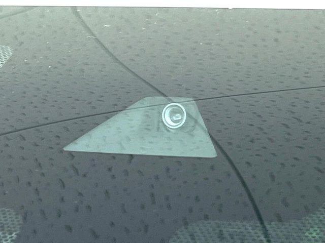 �y�G�}�[�W�F���V�[�u���[�L�z���s���ɑO���̎ԗ�����F�����A�Փ˂������Ȏ��͌x��ƃu���[�L�ŏՓˉ���Ɣ�Q�y�����A�V�X�g�B�����S�Ƀh���C�u�����y���݂��������܂��B