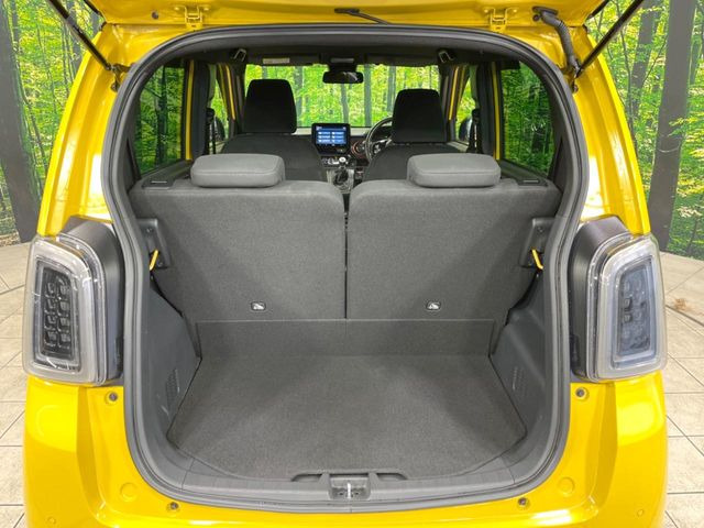 ���i�̂���������ʋ΁A���}���ɏ\���ȉ׎��X�y�[�X���m�ۂ��Ă���܂��B�Z�J���h�V�[�g��|���ƁA�傫�ȉו��̐ύڂ��\�ł���