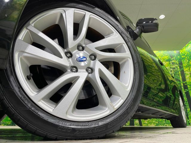 �y����18�C���`�A���~�z�C�[���z�O�ςɃ}�b�`���������A���~�z�C�[���𑕒����Ă���܂��B�e��ЊO�A���~�z�C�[����A�X�^�b�h���X�^�C�����戵�����Ă���܂��B���񂲑��k����������