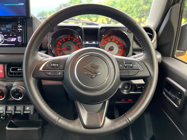 �y�����v�����X�e�A�����O�z�㎿�Ȋv���g�p���邱�ƂŁA��ɂ����������݂ƂĂ��^�]���₷���n���h���ł���