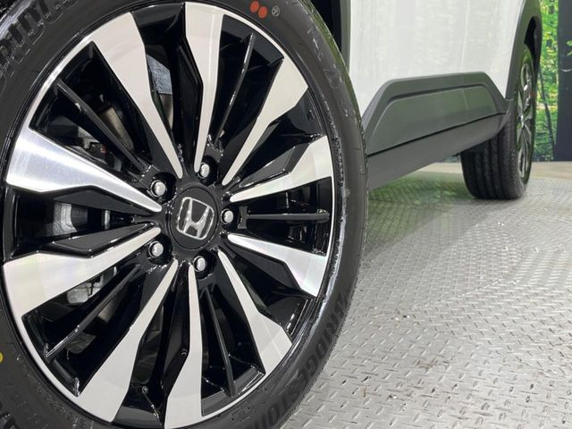 �y�����A���~�z�C�[���z�O�ςɃ}�b�`���������A���~�z�C�[���𑕒����Ă���܂��B�e��ЊO�A���~�z�C�[����A�X�^�b�h���X�^�C�����戵�����Ă���܂��B���񂲑��k����������