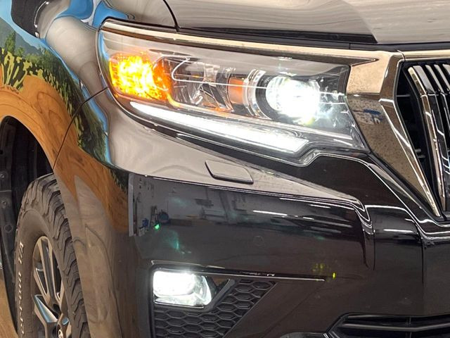 �yLED�w�b�h���C�g�z���V����ԑ��s�����ǍD�Ȏ��E���m�ۂ����S���ĉ^�]�ł��鍂�P�xLED�w�b�h���C�g�𑕔�!�_�����x�������A����d�͂��}�����Ă��܂��B