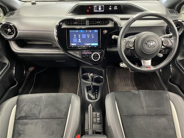 アクア1.5 G GRスポーツ・17インチパッケージ