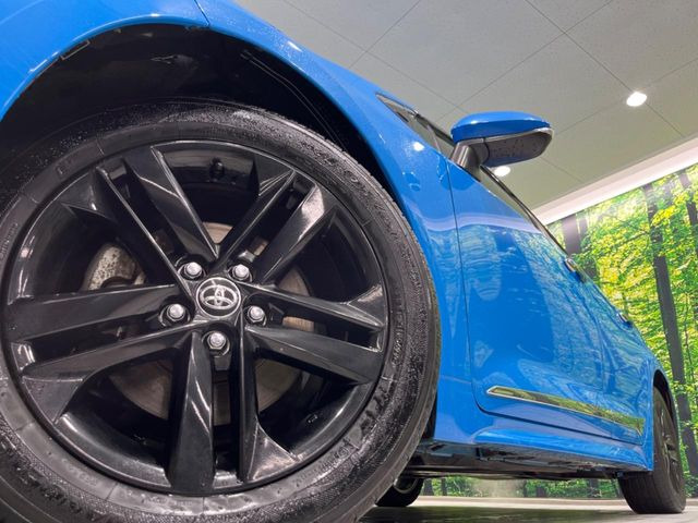 �y����16�C���`�A���~�z�C�[���z�O�ςɃ}�b�`���������A���~�z�C�[���𑕒����Ă���܂��B�e��ЊO�A���~�z�C�[����A�X�^�b�h���X�^�C�����戵�����Ă���܂��B���񂲑��k����������