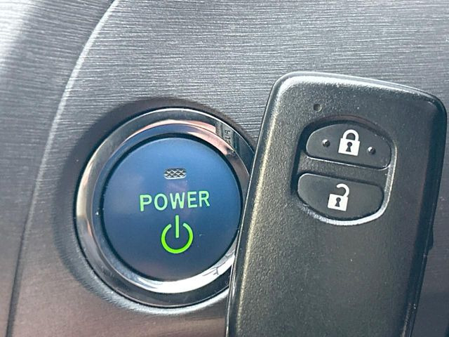 �y�X�}�[�g�L�[�z�J�o����|�P�b�g�ɓ��ꂽ�܂܂ł��h�A�̎{���E�������\�ȃX�}�[�g�L�[�𑕔��B�G���W���̃I���E�I�t�����J�M�����o���K�v����������Ƃ��Ă��֗��ł���