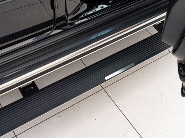 G�N���X�̔̔����т����悻500��𒴂��邨�X�u�A�y���^���É��v�B�Q�����f�̂��Ƃ͐��񂨔C�����������B�e���f���̎�舵���⒍���̔��A�J�X�^��(�h���X�A�b�v)�S�ʂ������Ă���܂��B