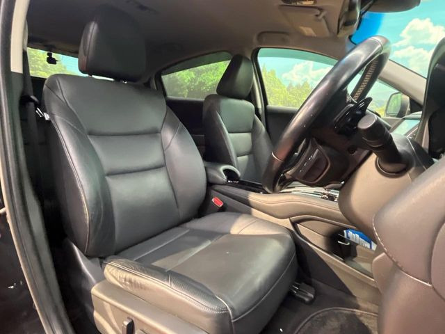 �y���烌�U�[�V�[�g�z����̂ӂ���肪�e�ՂŃ����e�i���X�����ȒP�ȁA�@�\���ɗD��鍇����v���̗p�����㎿�ȃV�[�g�ł��B����S�n���悭�A���������ӂ��S�n�ǂ��ԓ���Ԃ����o���Ă���܂��B