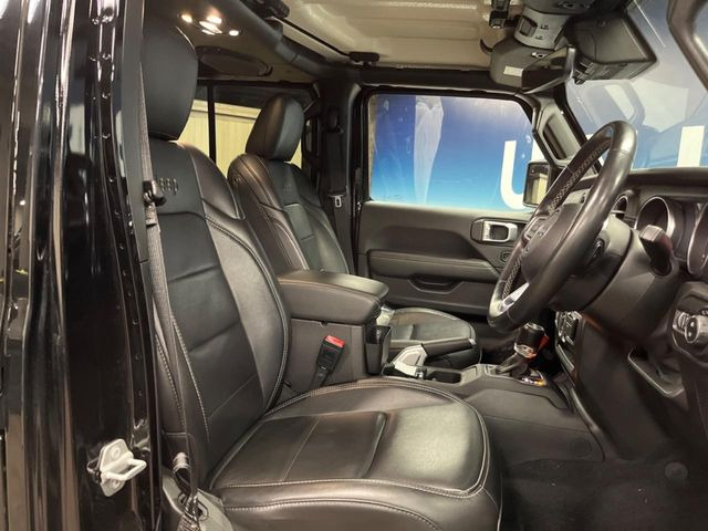 ●レザーシート:高級感漂うブラックレザーシートは、使用感も少なく良好なコンディションを保っております!その他、気になる箇所がございましたらお気軽にお問合せ下さい!