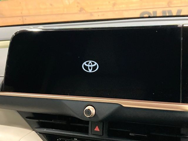 【12.3インチディスプレイオーディオ】スマートフォンと連携が可能な大画面ディスプレイオーディオです。スマートフォンのナビ機能を使用したり、Bluetooth接続で音楽もお楽しみいただけます!