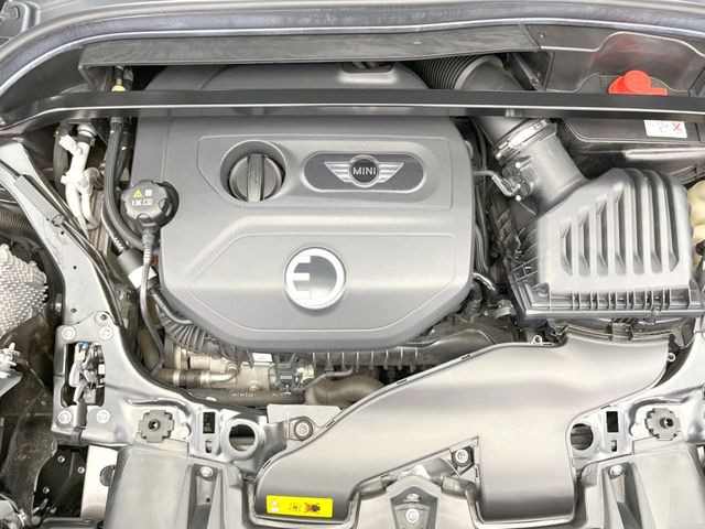 ●当店では、各メーカーの専用診断テスターを導入。国家資格を持つテクニカルスタッフも常駐しておりますので、万が一の際にも安心してご利用いただけます。