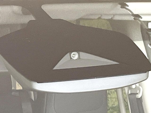 �y�C���e���W�F���g�G�}�[�W�F���V�[�u���[�L�z�t�����g�J�����őO���̎ԗ�����s�҂����m�B�Փ˂������Ȏ��͏Փ˔�Q�y���u���[�L���쓮�A�Փˉ�����T�|�[�g�B�����S�Ƀh���C�u�����y���݂��������܂��B