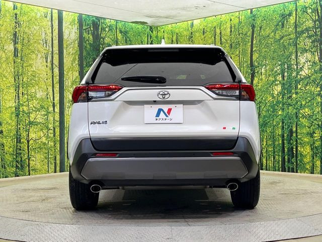 安心の最長10年・走行無制限保証(有償)をご用意。保証内容も充実はもちろん、無料点検&オイル交換や、年中無休の全国・24時間ロードサービスも付帯されておりますのでご安心下さい。