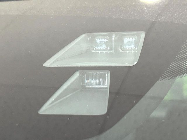 �y�X�}�[�g�V�e�B�u���[�L�T�|�[�g�z�ᑬ���s���ɑO���̎ԗ�����F�����A�Փ˂������Ȏ��͌x��ƃu���[�L�ŏՓˉ���Ɣ�Q�y�����A�V�X�g�B�����S�Ƀh���C�u�����y���݂��������܂��B