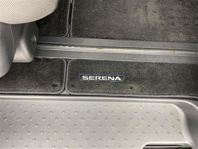 セレナ1.2 e-POWER ハイウェイスターV アーバンクロム