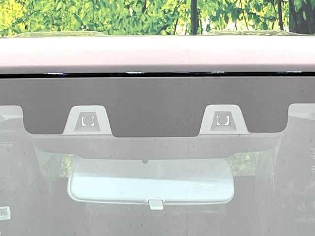 【スズキ セーフティサポート】走行中に前方の車両等を認識し、衝突しそうな時は警報とブレーキで衝突回避と被害軽減をアシスト。より安全にドライブをお楽しみいただけます。